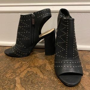 Vince Camuto black heels